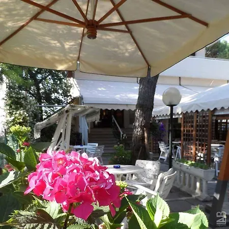 Отель Selene Морской Милан